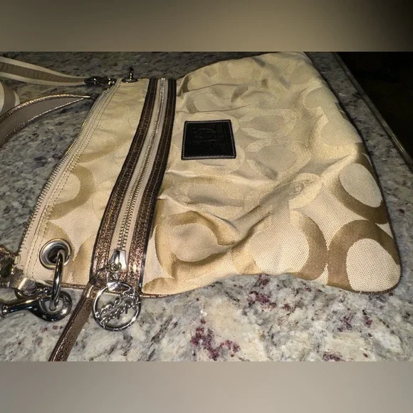 Coach Poppy Crossbody Purse - Picture 3 of 12